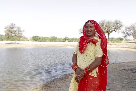 जल सहेलियाँ और पानी पंचायतें: बुंदेलखंड की जीवन रेखा 'Jal Sahelis' Lead Water Conservation Efforts in Rajasthan 2 mg 3517 04446236390341549453